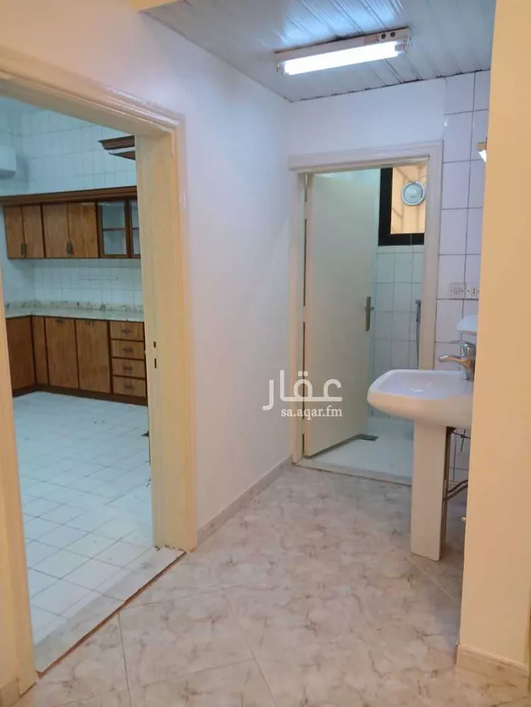 فيلا للإيجار في شارع أبي بكر بن مكارم, حي الربوة, مدينة الرياض, منطقة الرياض صورة 3