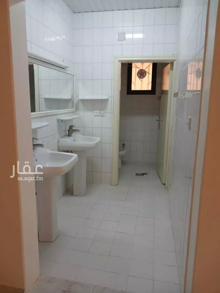 فيلا للإيجار في شارع أبي بكر بن مكارم, حي الربوة, مدينة الرياض, منطقة الرياض صورة 2