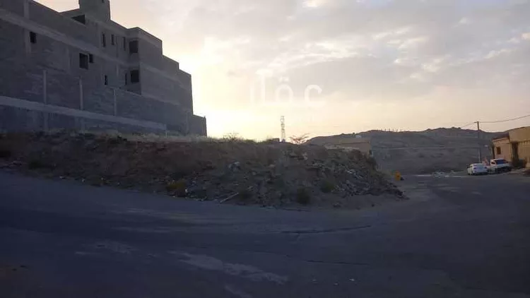 أرض للبيع في طريق المحالة ، حي التحلية ، إيتارة ، خميس مشيط