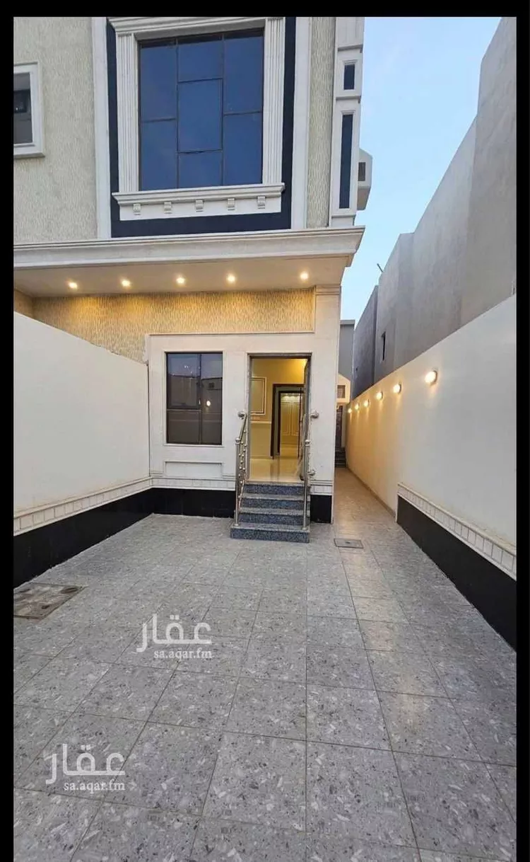 دور للبيع في شارع المنصور, حي الورود, مدينة صامطة, منطقة جازان صورة 4