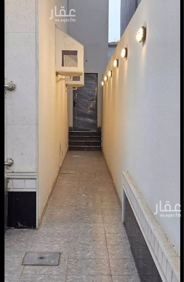 دور للبيع في شارع المنصور, حي الورود, مدينة صامطة, منطقة جازان صورة 5