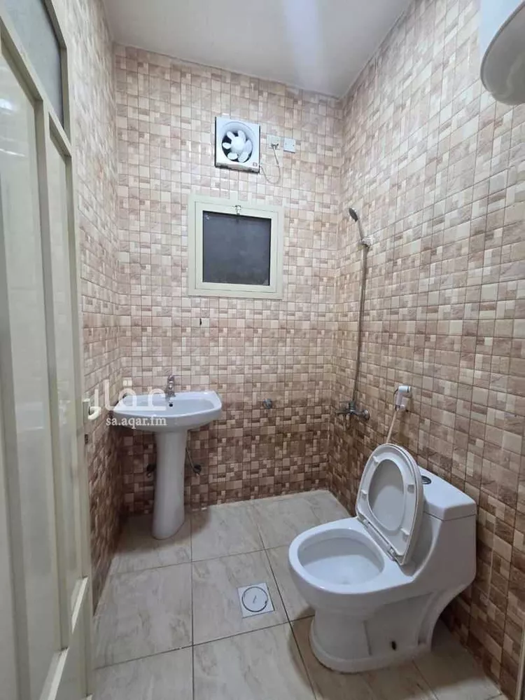 شقة للإيجار في شارع ام المؤمنين ميمونة بنت الحارث, حي الأندلس, مدينة رأس تنورة, المنطقة الشرقية صورة 4