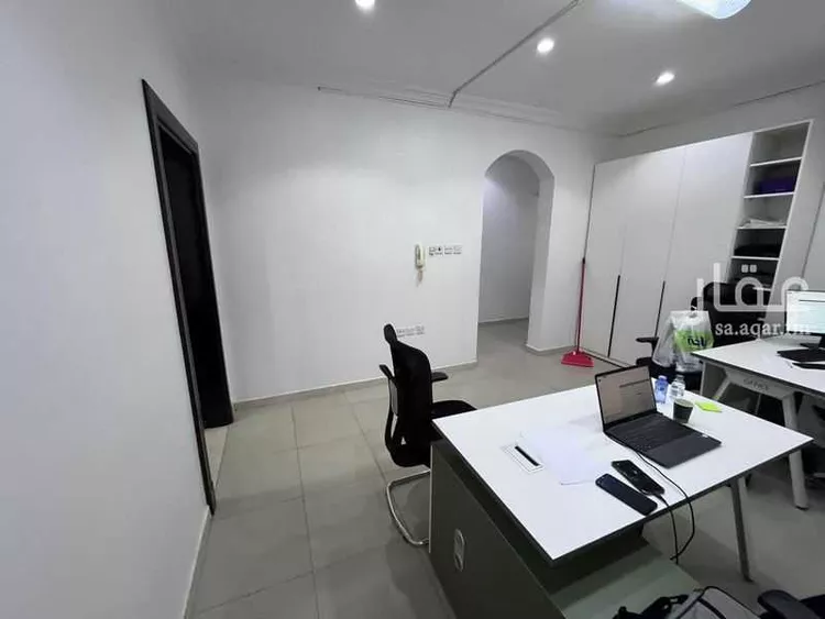مكتب تجاري للإيجار في شارع جرير بن عبدالله البجلي, حي مغرزات, مدينة الرياض, منطقة الرياض