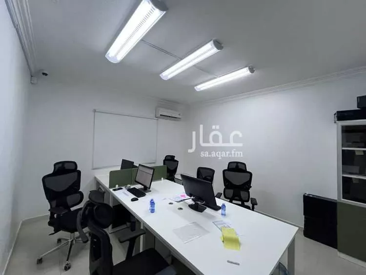 مكتب تجاري للإيجار في شارع جرير بن عبدالله البجلي, حي مغرزات, مدينة الرياض, منطقة الرياض صورة 2