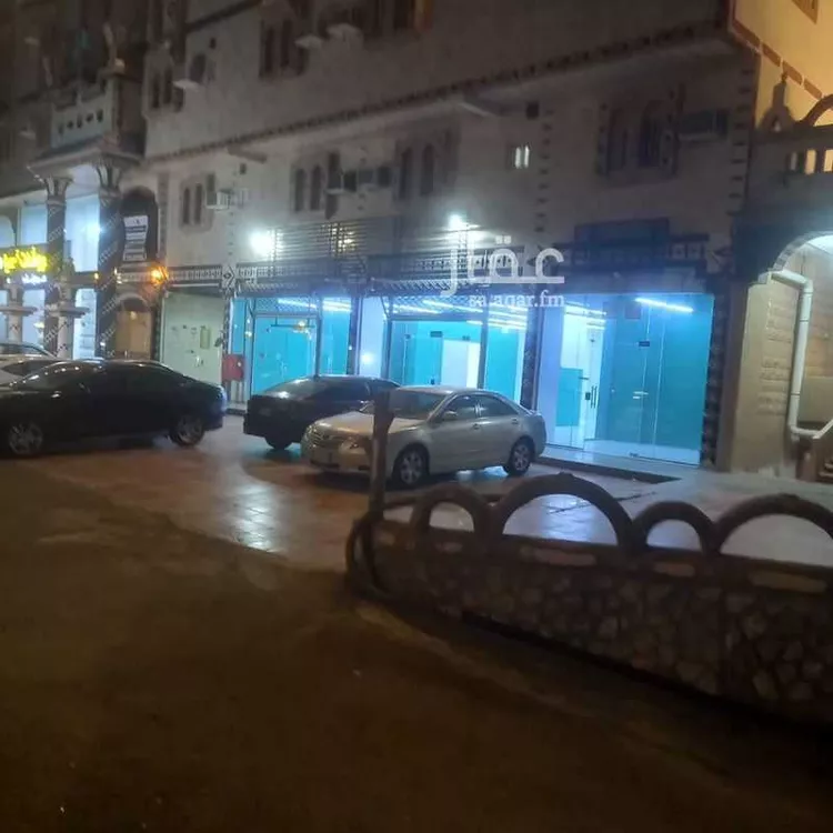 محل للإيجار في طريق الملك فهد ، حي الصفا ، الباحة ، منطقة الباحة