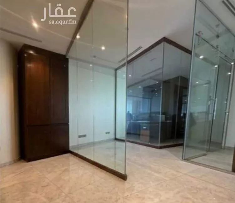 مكتب تجاري للإيجار في شارع طريق الكورنيش, حي الشاطئ, مدينة جدة, منطقة مكة المكرمة صورة 4