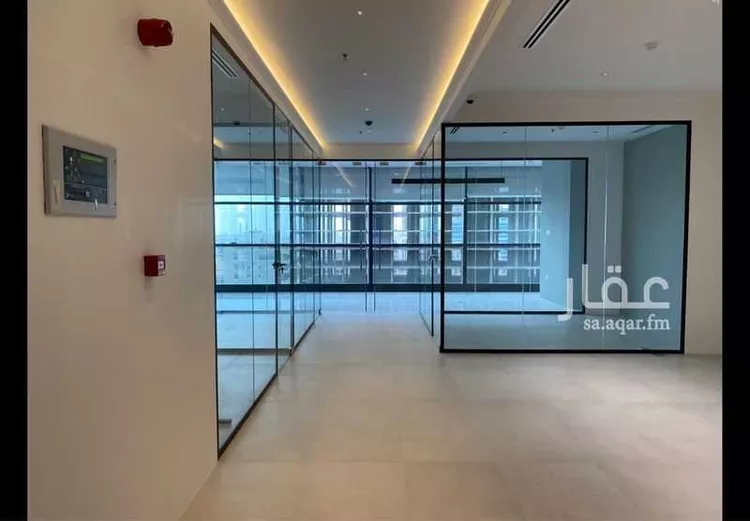 مكتب تجاري للإيجار في شارع الكورنيش, حي الشاطئ, مدينة جدة, منطقة مكة المكرمة صورة 3