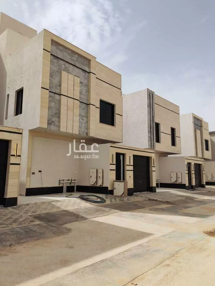 Floor for Sale in Riyadh Al Janadriyah