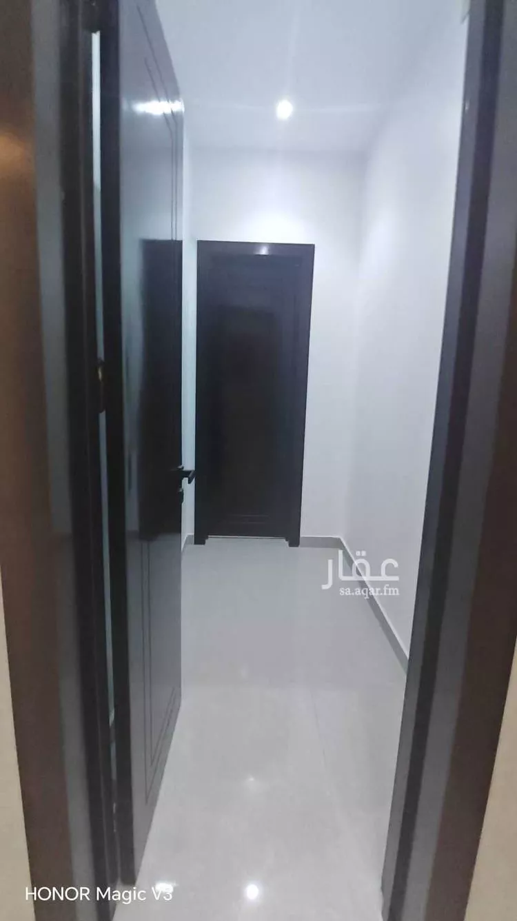 دور للبيع في شارع محمد بن قدامة, حي العارض, مدينة الرياض, منطقة الرياض 11