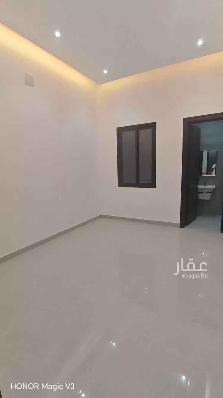 دور للبيع في شارع محمد بن قدامة, حي العارض, مدينة الرياض, منطقة الرياض 8