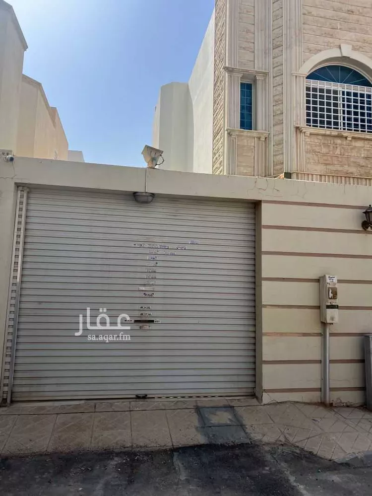 فيلا للبيع في شارع حسن صادق, حي المروج, مدينة الرياض, منطقة الرياض صورة 2