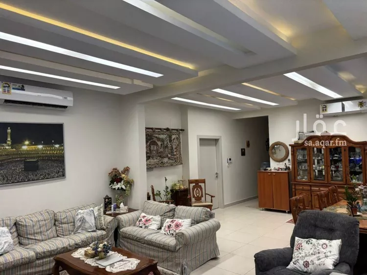 فيلا للبيع في شارع صيدا, حي الفلاح, مدينة الرياض, منطقة الرياض صورة 2