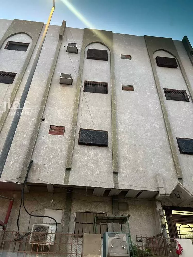 عمارة للبيع في شارع حرقوص العنبري, حي قربان, مدينة المدينة المنورة, منطقة المدينة المنورة
