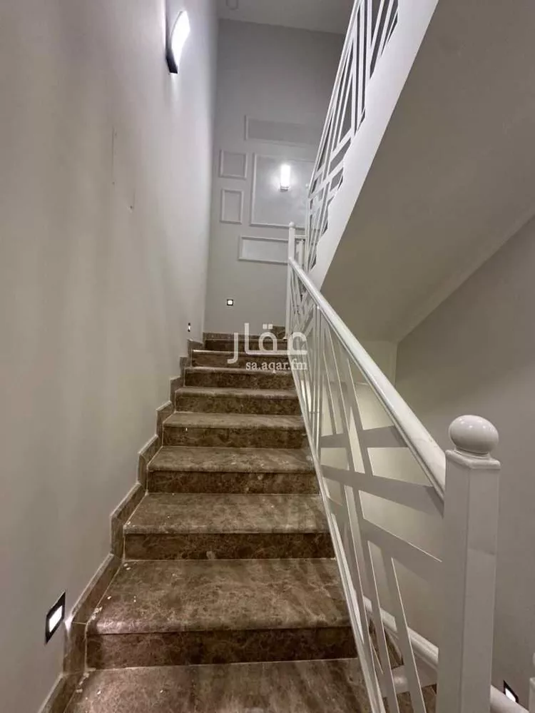 فيلا للبيع في شارع عمر بن مسعود, حي الراكة الجنوبية, مدينة الخبر, المنطقة الشرقية صورة 4