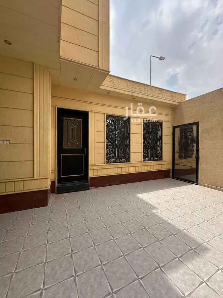 فيلا للإيجار في شارع أحمد بن محمد العتابي, حي الرمال, مدينة الرياض, منطقة الرياض