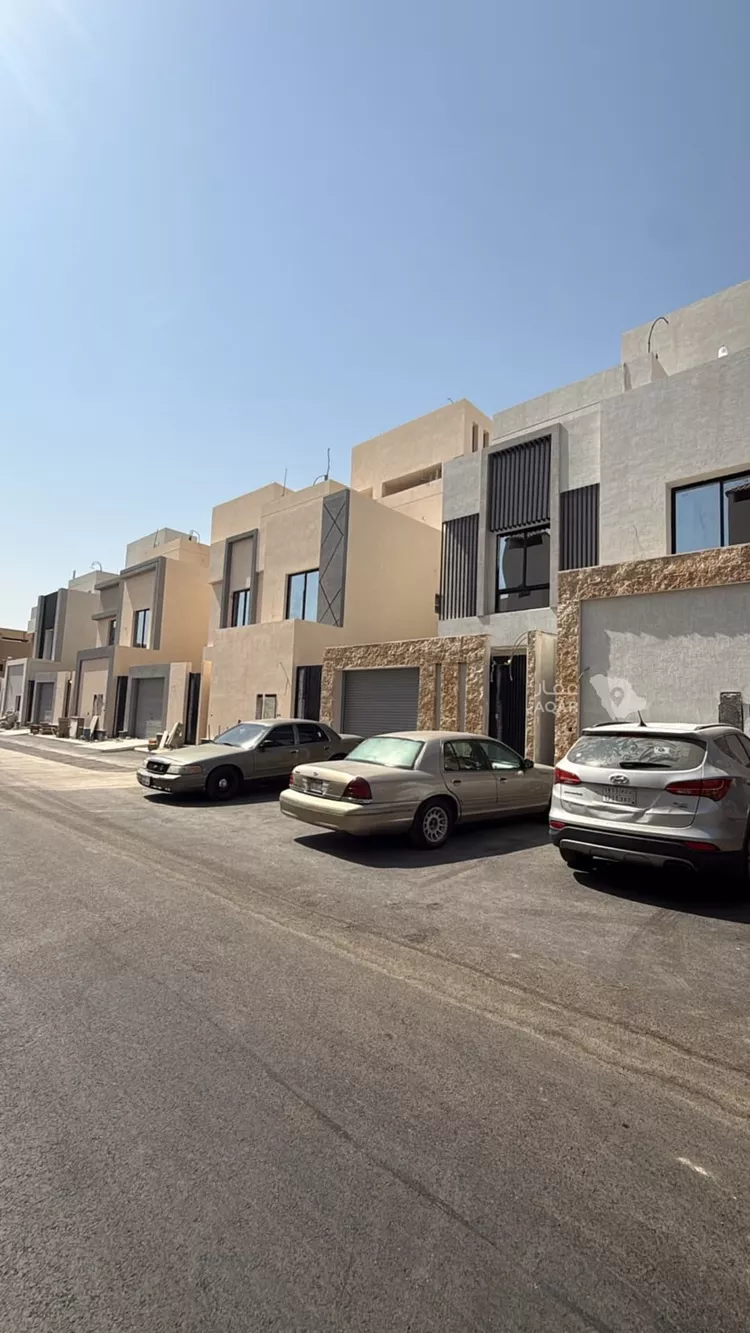 Floor for Sale in Riyadh Al Aziziyah 3