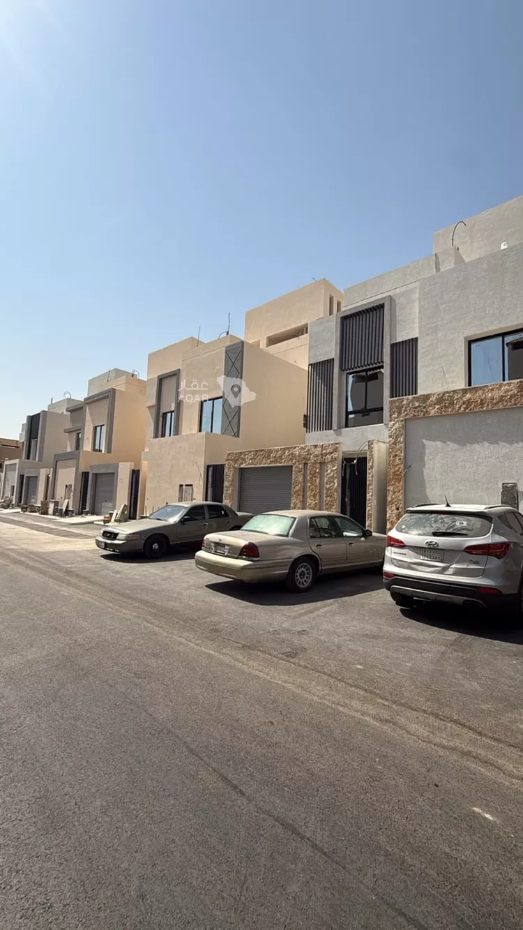 Floor for Sale in Riyadh Al Aziziyah 2