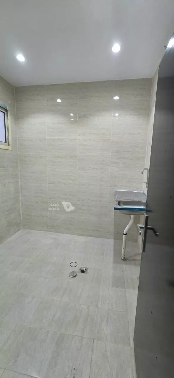 عمارة للبيع في شارع ثابت بن حزم, حي أم الحمام الشرقي, مدينة الرياض, منطقة الرياض 6