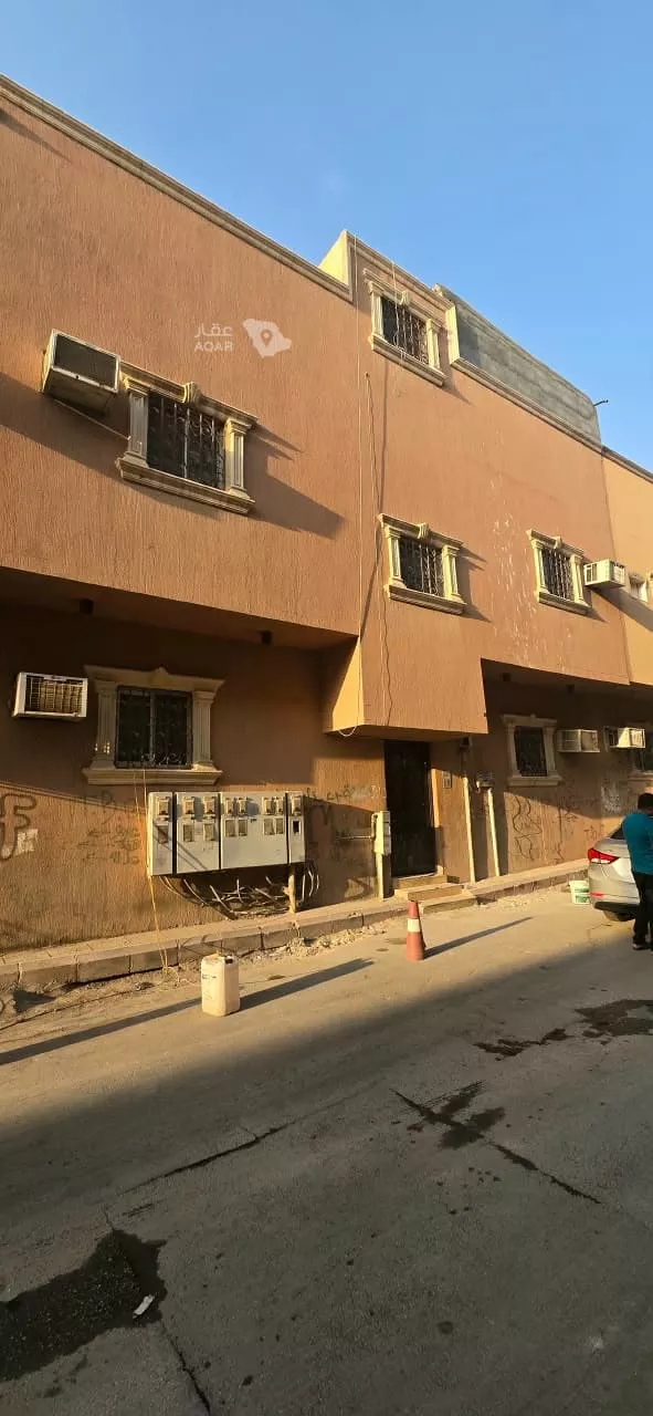 عمارة للبيع في شارع ثابت بن حزم, حي أم الحمام الشرقي, مدينة الرياض, منطقة الرياض