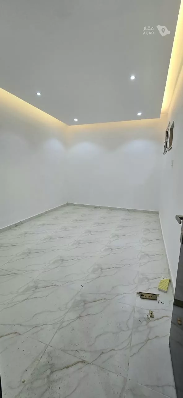 عمارة للبيع في شارع ثابت بن حزم, حي أم الحمام الشرقي, مدينة الرياض, منطقة الرياض 13