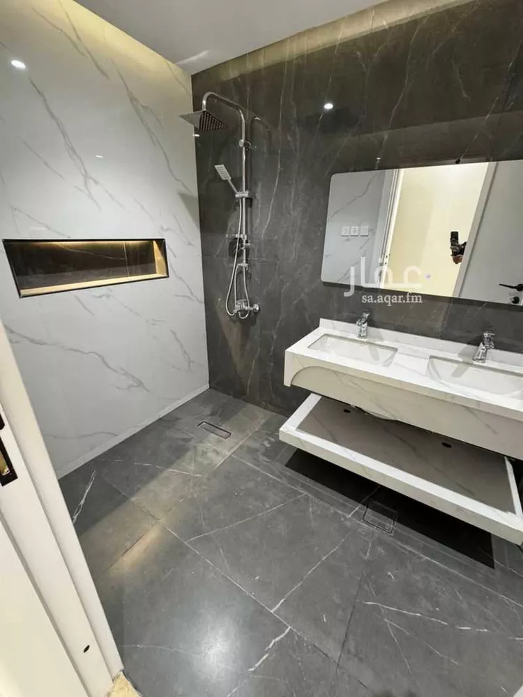 فيلا للإيجار في شارع عبدالعزيز الخويطر, حي القيروان, مدينة الرياض, منطقة الرياض صورة 3