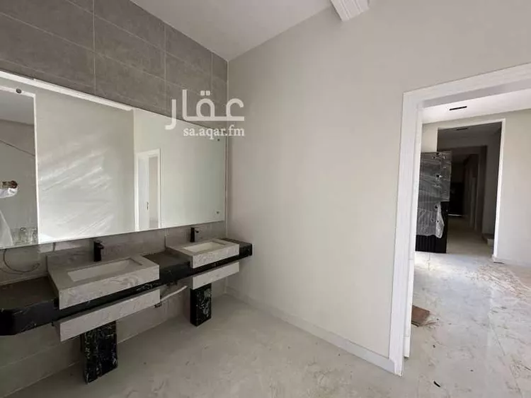 فيلا للبيع في شارع عبد اللطيف بن عبد السلام ريس, حي قرية النيصية, مدينة حائل, منطقة حائل صورة 3