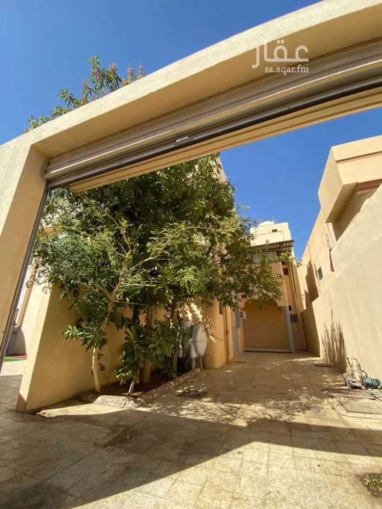 فيلا للبيع في شارع ابن مجاهد, حي المنتزة الشرقي, مدينة حائل, منطقة حائل