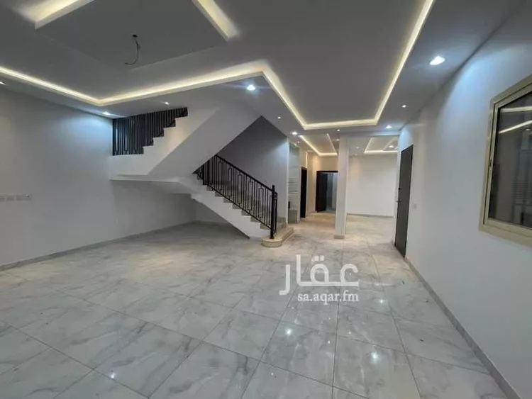 فيلا للبيع في شارع حمد محمد حمزه الحربي, حي نقرة قفار, مدينة حائل, منطقة حائل صورة 3