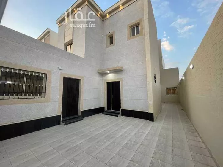 فيلا للبيع في شارع حمد محمد حمزه الحربي, حي نقرة قفار, مدينة حائل, منطقة حائل صورة 2