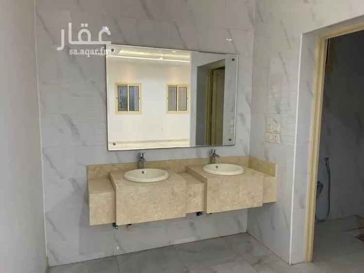 فيلا للبيع في شارع حمد محمد حمزه الحربي, حي نقرة قفار, مدينة حائل, منطقة حائل صورة 4