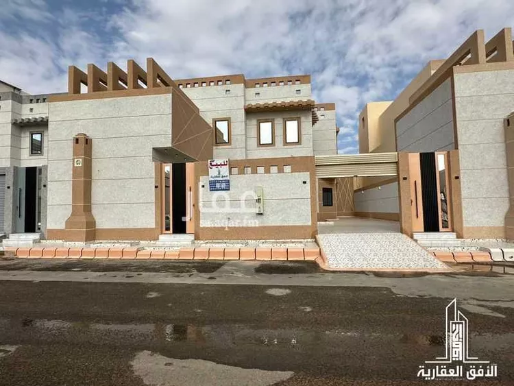 فيلا للبيع في شارع حبيب بن عمرو الطائي, حي قرية النيصية, مدينة حائل, منطقة حائل صورة 2