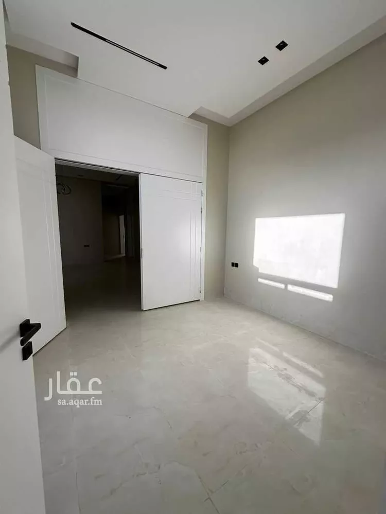 Floor for Sale in Riyadh Al Janadriyah 10