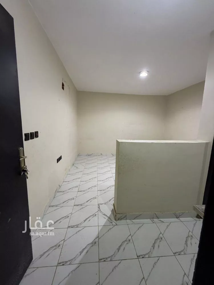 غرفة للإيجار في شارع عبدالملك بن عمر بن عبدالعزيز, حي الرمال, مدينة الرياض, منطقة الرياض