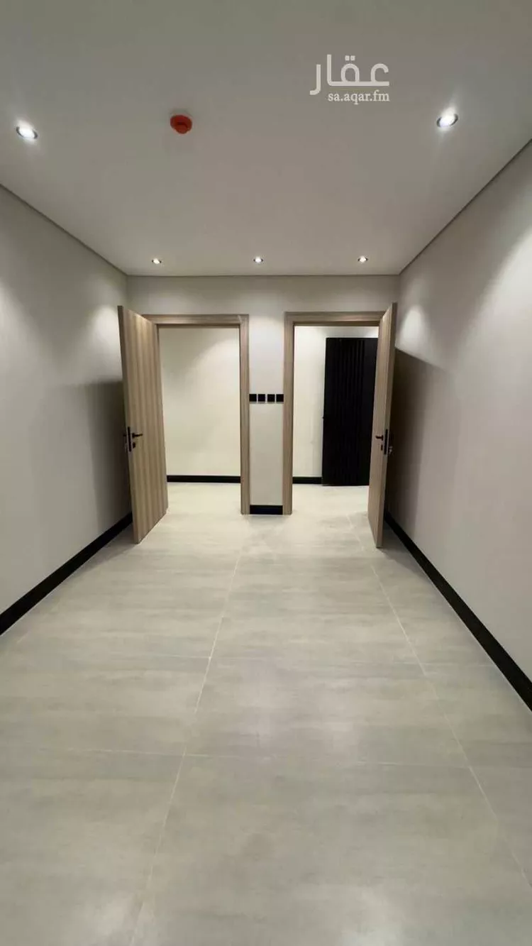 عمارة للبيع في شارع سلطان بن نمر, حي الرمال, مدينة الرياض, منطقة الرياض صورة 5