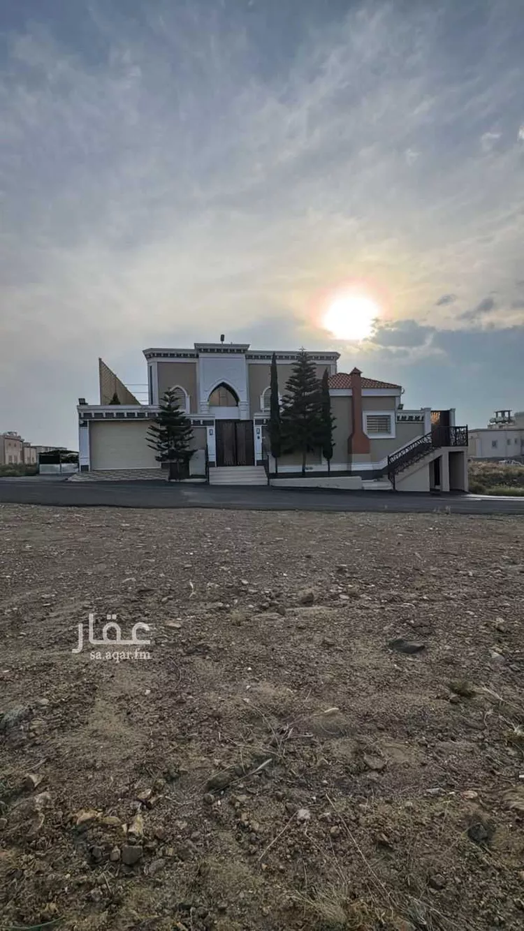 فيلا للبيع في شارع ام القوين ، المحالة ، منطقة عسير