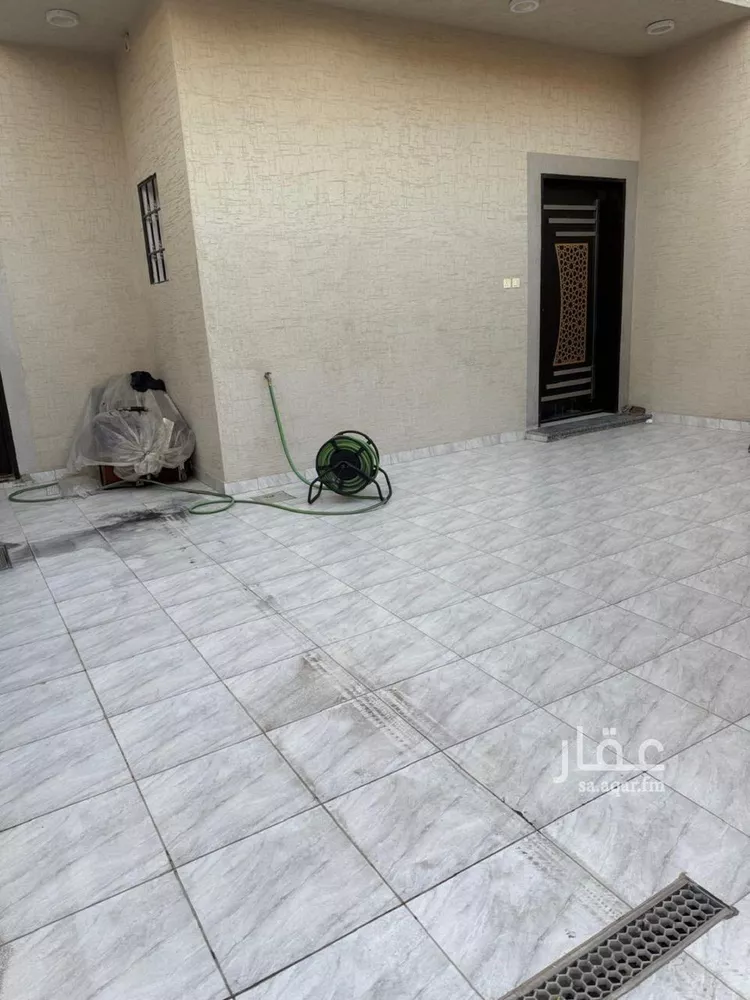 دور للبيع في شارع عمران السلاوي, حي العزيزية, مدينة الرياض, منطقة الرياض صورة 2