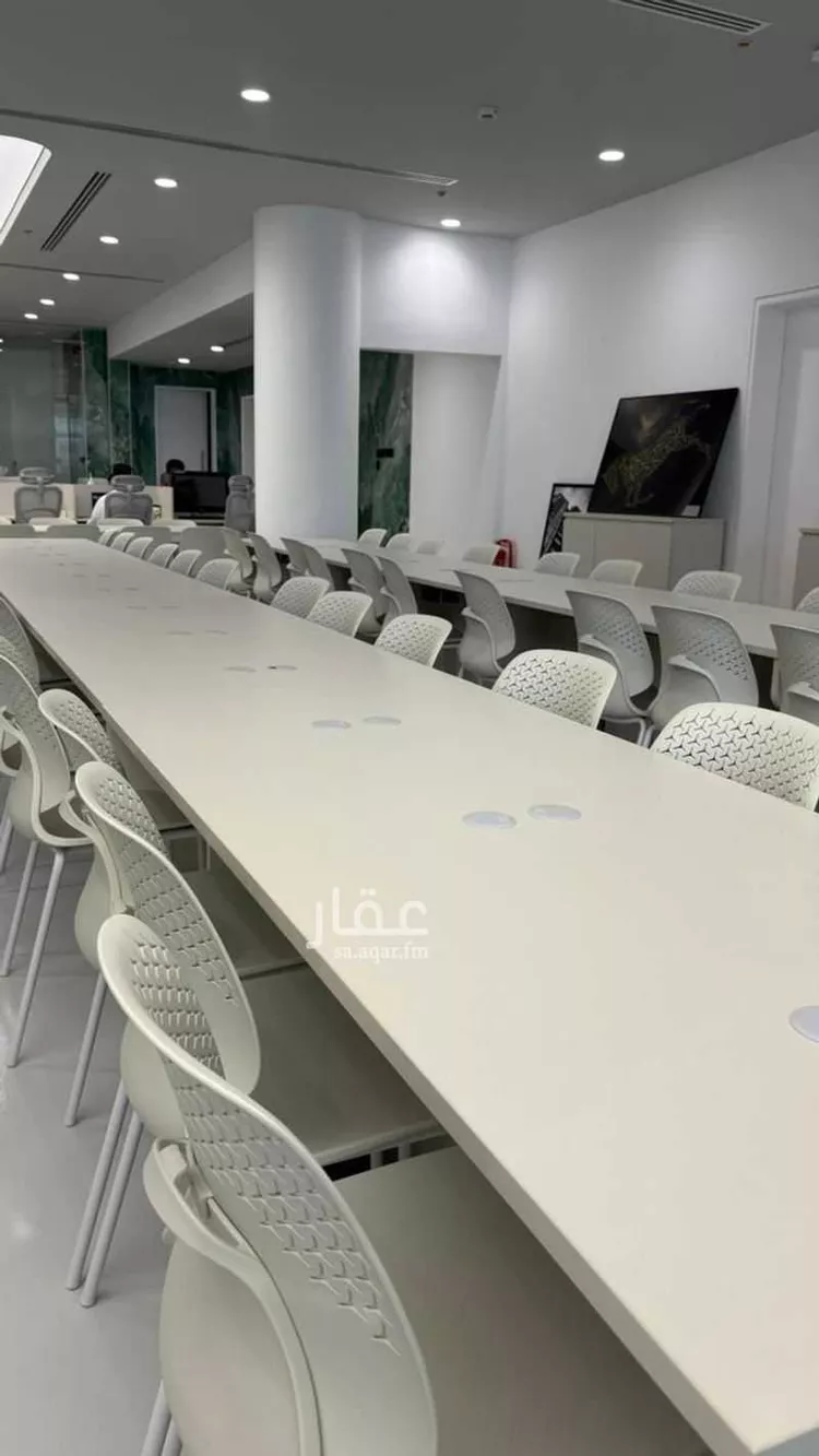 مكتب تجاري للإيجار في شارع خريص الفرعي, حي الروضة, مدينة الرياض, منطقة الرياض صورة 5