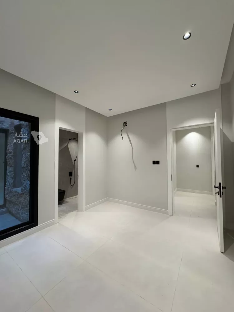 Floor for Sale in Riyadh Al Arid 8