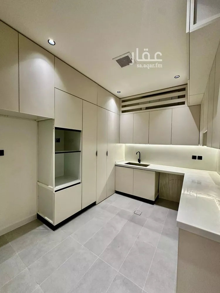 Floor for Sale in Riyadh An Narjis 8