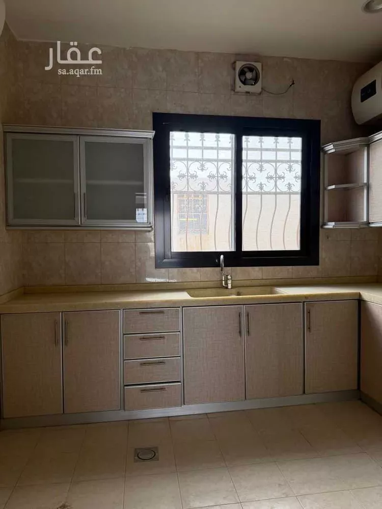 شقة للإيجار في شارع محمود الألوسي, حي التعاون, مدينة الرياض, منطقة الرياض صورة 4