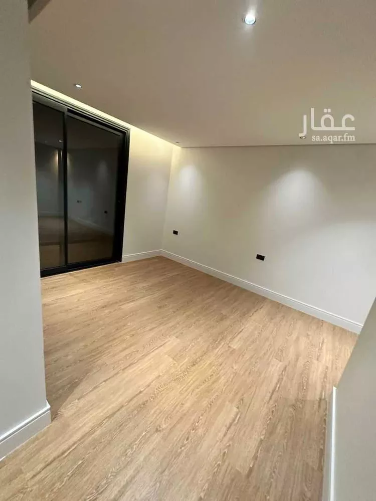 Floor for Rent in Riyadh Al Olaya 11
