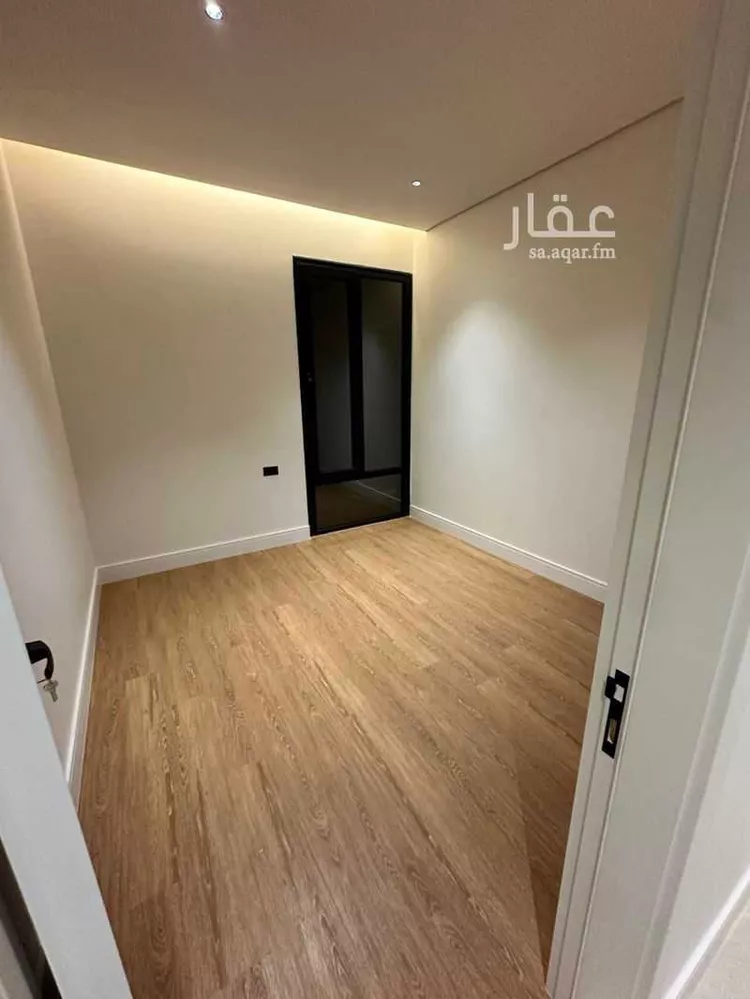 Floor for Rent in Riyadh Al Olaya 9