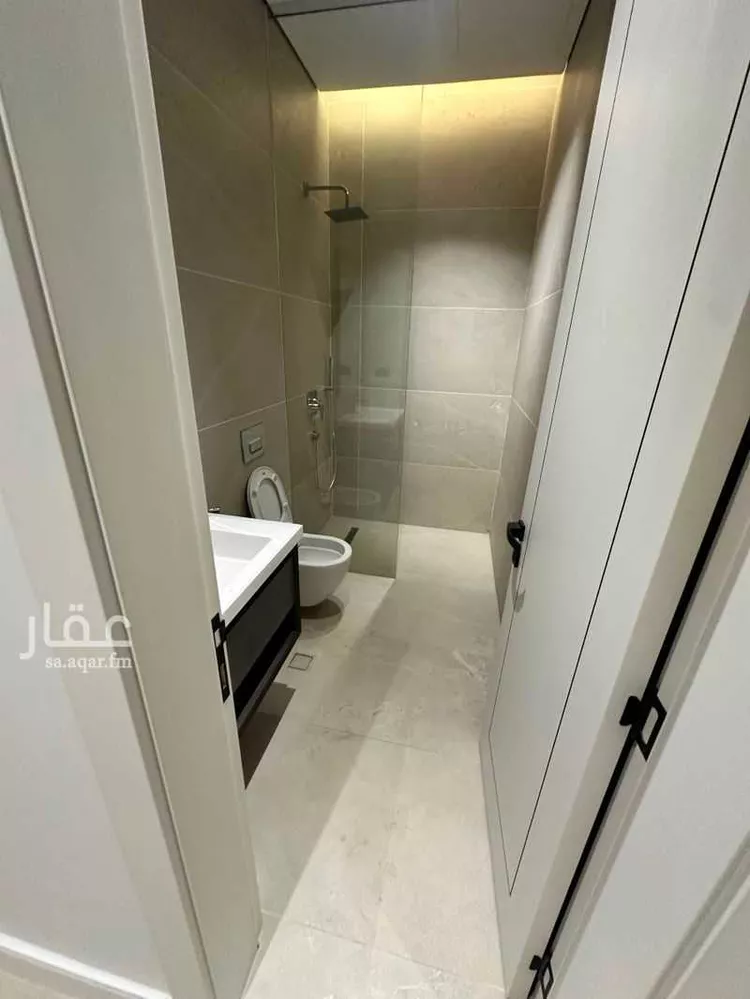 Floor for Rent in Riyadh Al Olaya 12