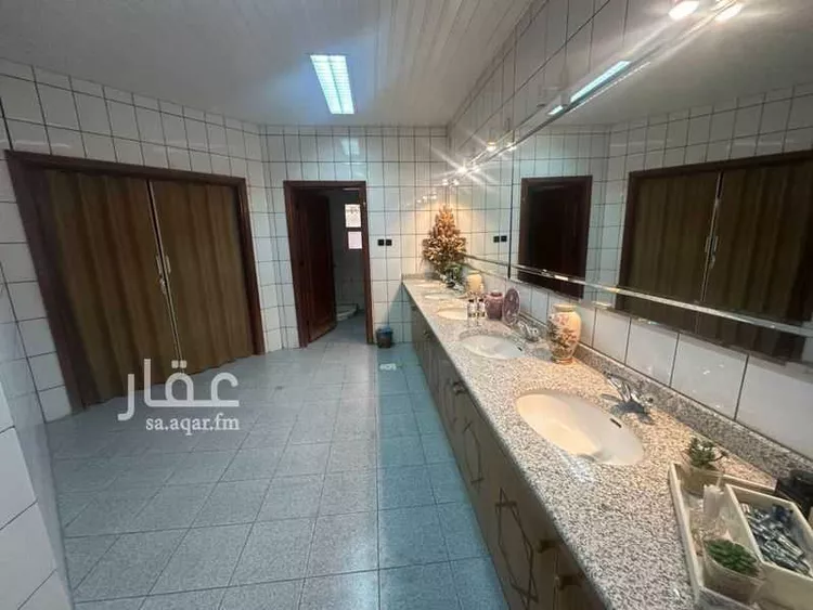 فيلا للبيع في شارع ابن البانياسي, حي الربوة, مدينة الرياض, منطقة الرياض 7