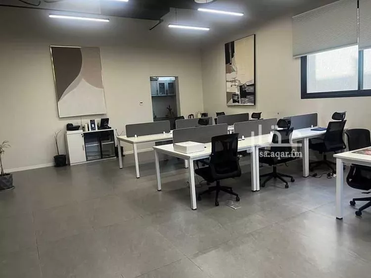 مكتب تجاري للإيجار في شارع طريق الامير محمد بن سعد بن عبد العزيز, حي الملقا, مدينة الرياض, منطقة الرياض صورة 2