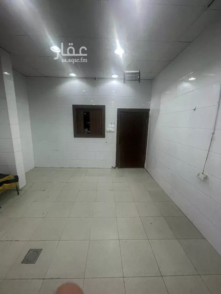 محل للإيجار في شارع طريق الملك عبدالله الفرعي, حي القبلتين, مدينة المدينة المنورة, منطقة المدينة المنورة صورة 3