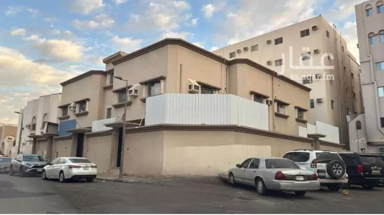 عمارة للبيع في شارع جبل اجا ، حي الورود ، تبوك ، منطقة تبوك