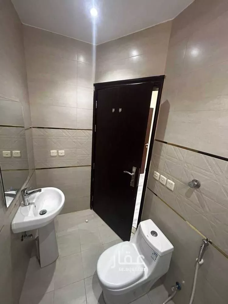 عمارة للإيجار في شارع ابن غيث, حي عرقة, مدينة الرياض, منطقة الرياض صورة 2