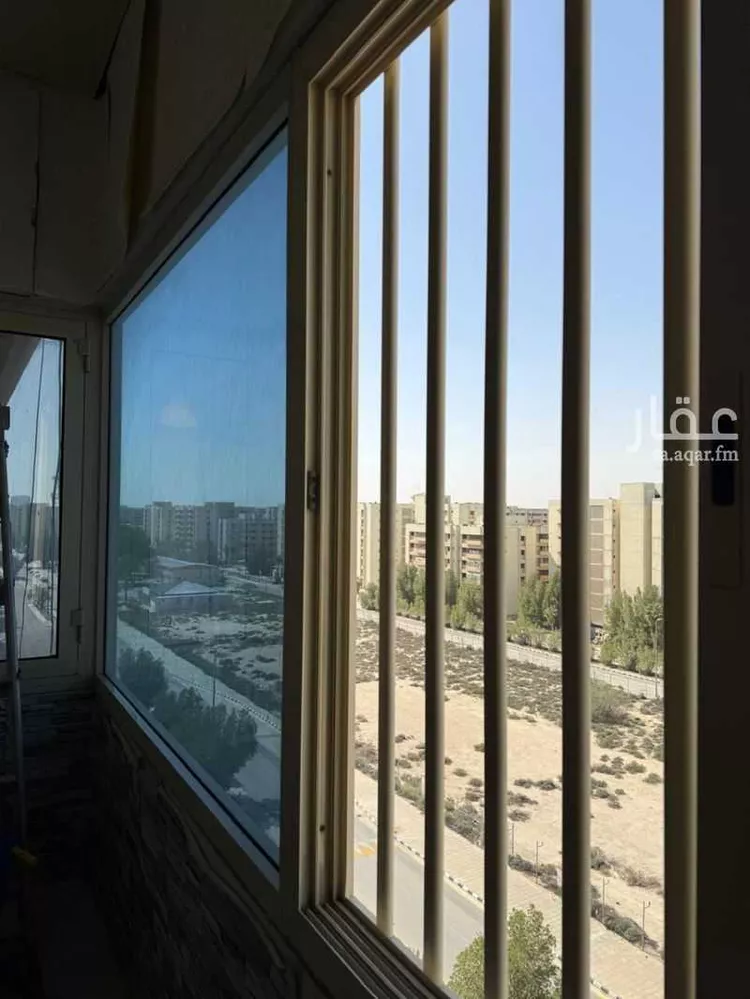 شقة للبيع في شارع النرجس, حي الإسكان, مدينة الخبر, المنطقة الشرقية 7