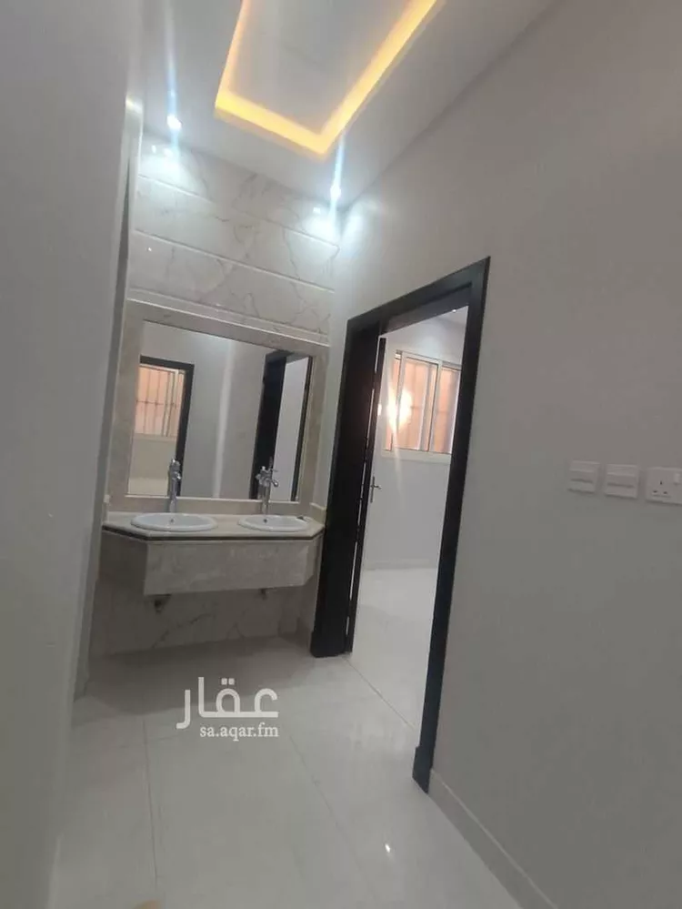 فيلا للبيع في شارع ابن غنائم, حي المهدية, مدينة الرياض, منطقة الرياض صورة 2
